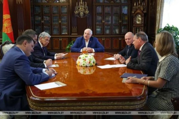 公牛配资 美特使访白俄披露特朗普亲笔信和国礼细节：他很少这么签字